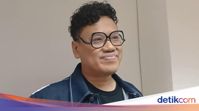 Massa Jarah Rumah Uya Kuya